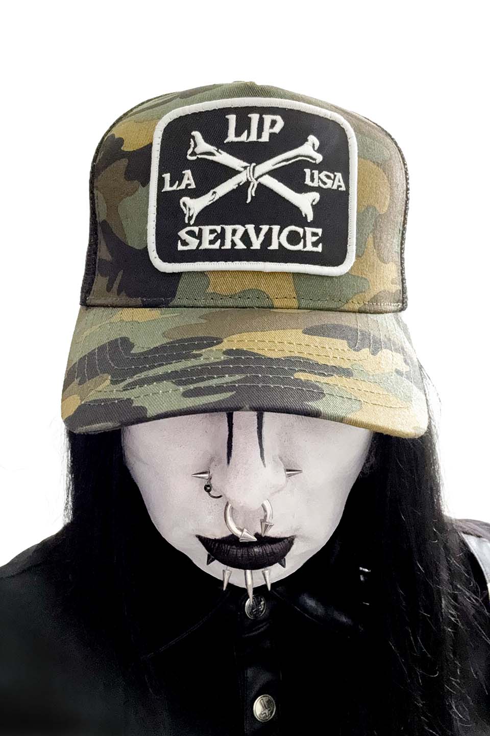 Cross Bones Patch Camo Trucker Snapback Hat - Image 3
