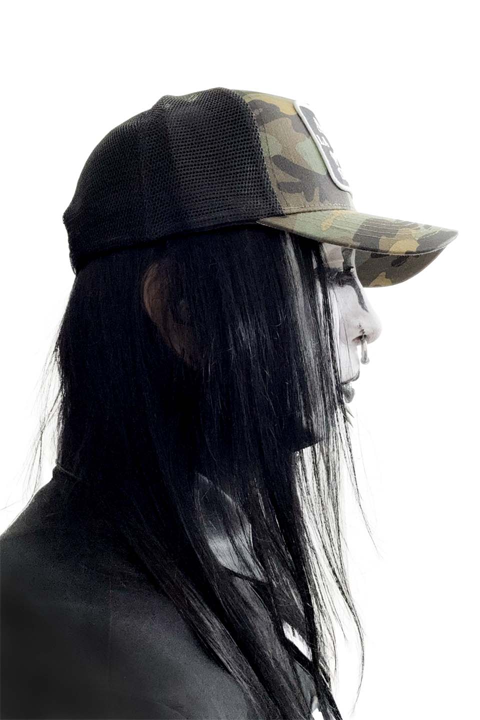 Cross Bones Patch Camo Trucker Snapback Hat - Image 4