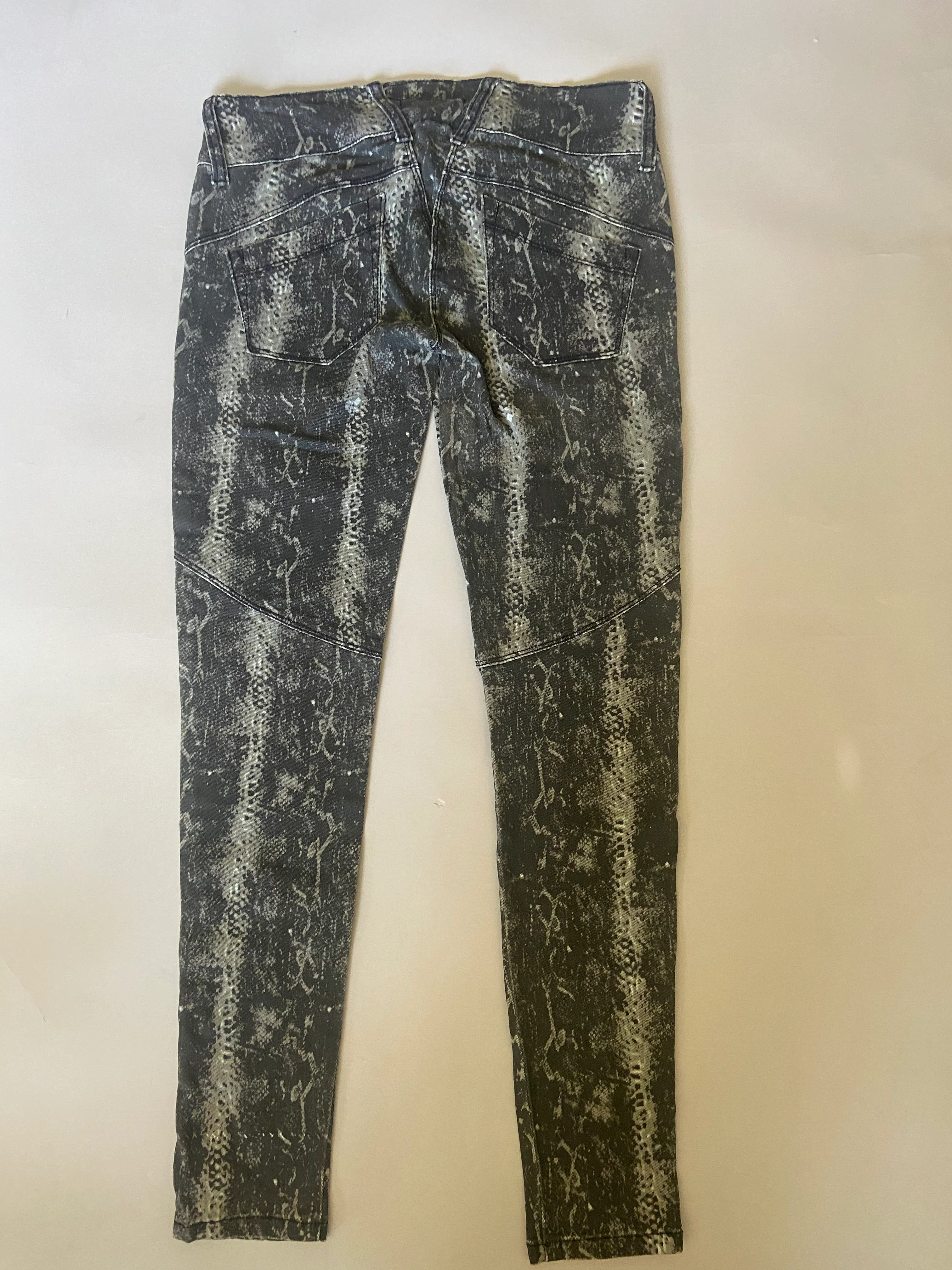 Distressed Black Snakeskin Print Skinny Jean - size 27 - Image 2