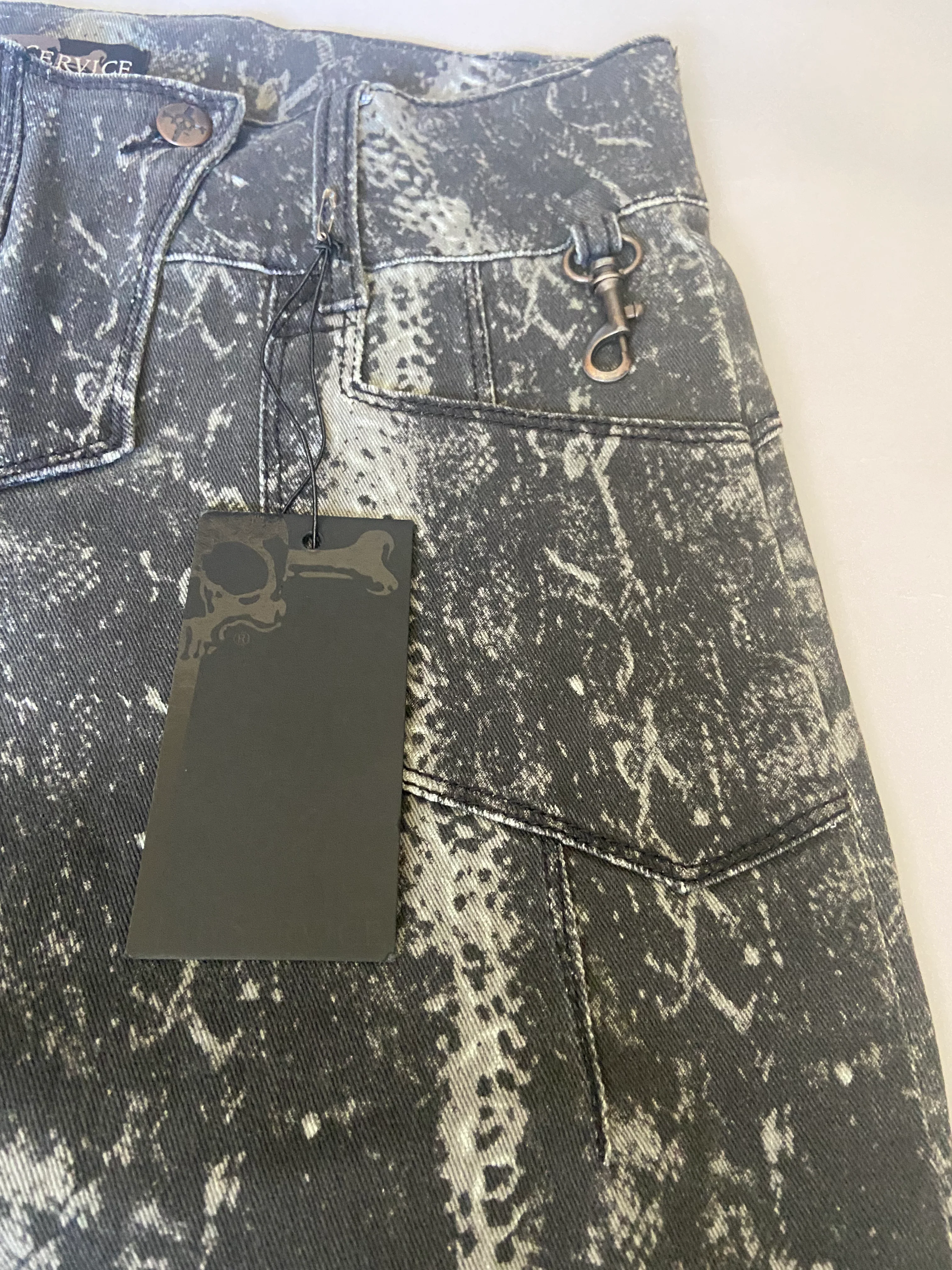 Distressed Black Snakeskin Print Skinny Jean - size 27 - Image 3
