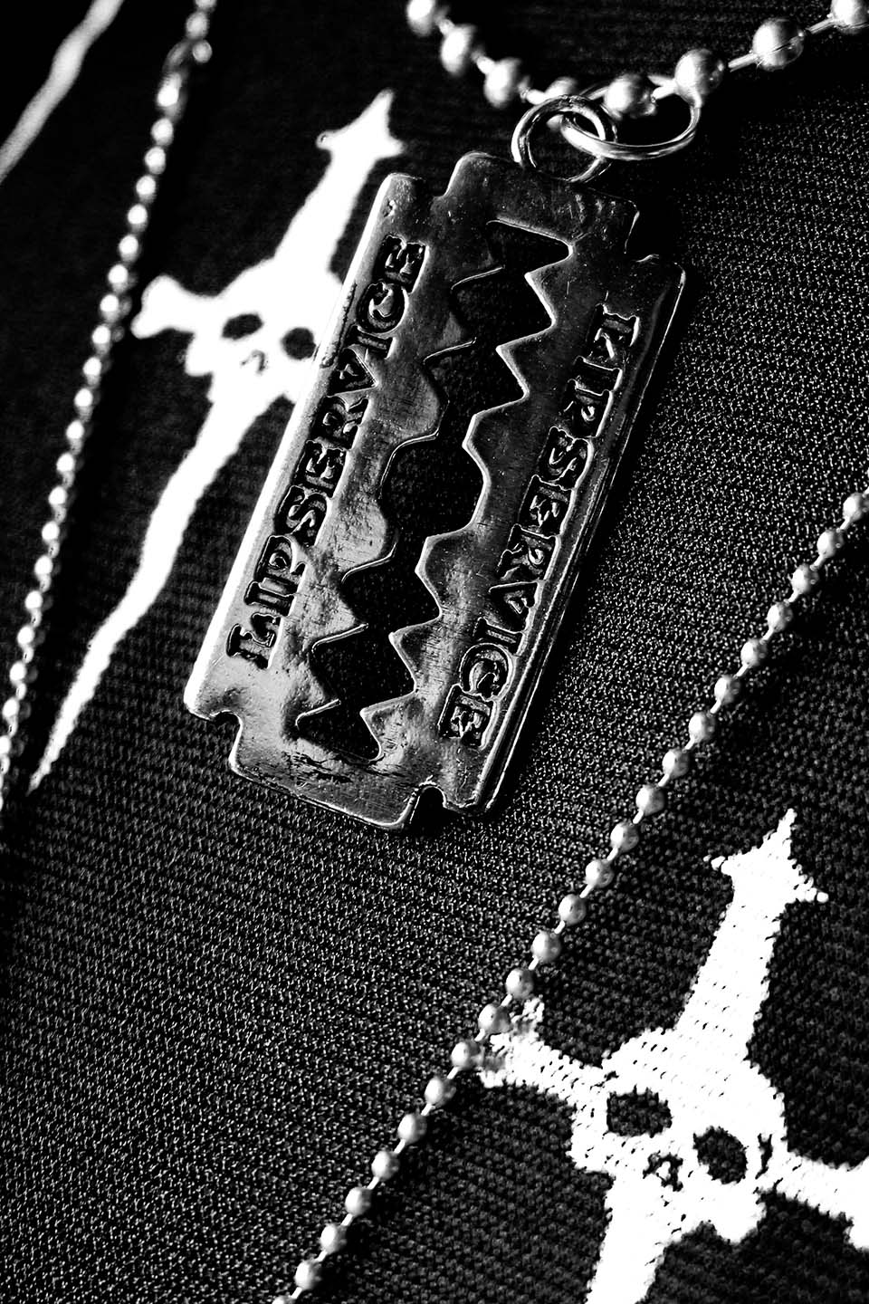Lip Service Razor Blade Necklace - Image 2