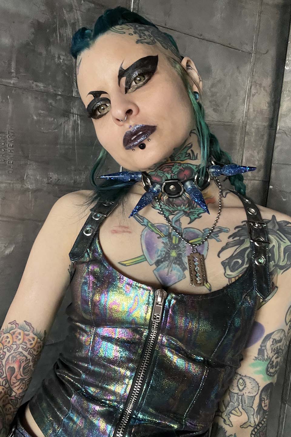 Lip Service Razor Blade Necklace - Image 3